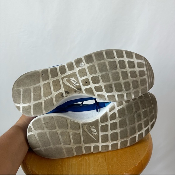 Nike Shoes - Picture 4 of 6